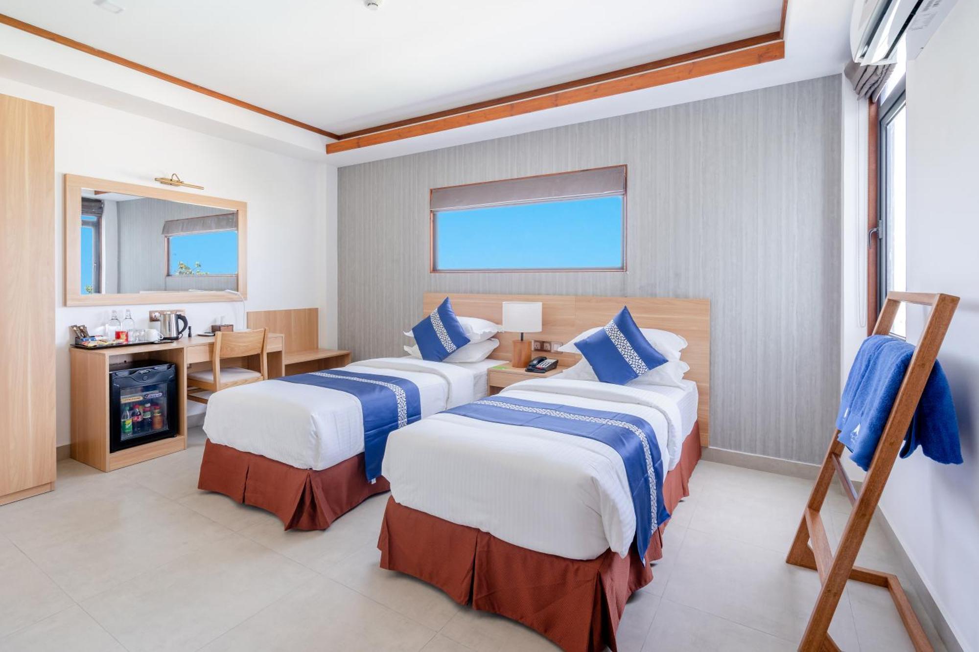 ホテル Ayala Oceanview Maldives グリ エクステリア 写真